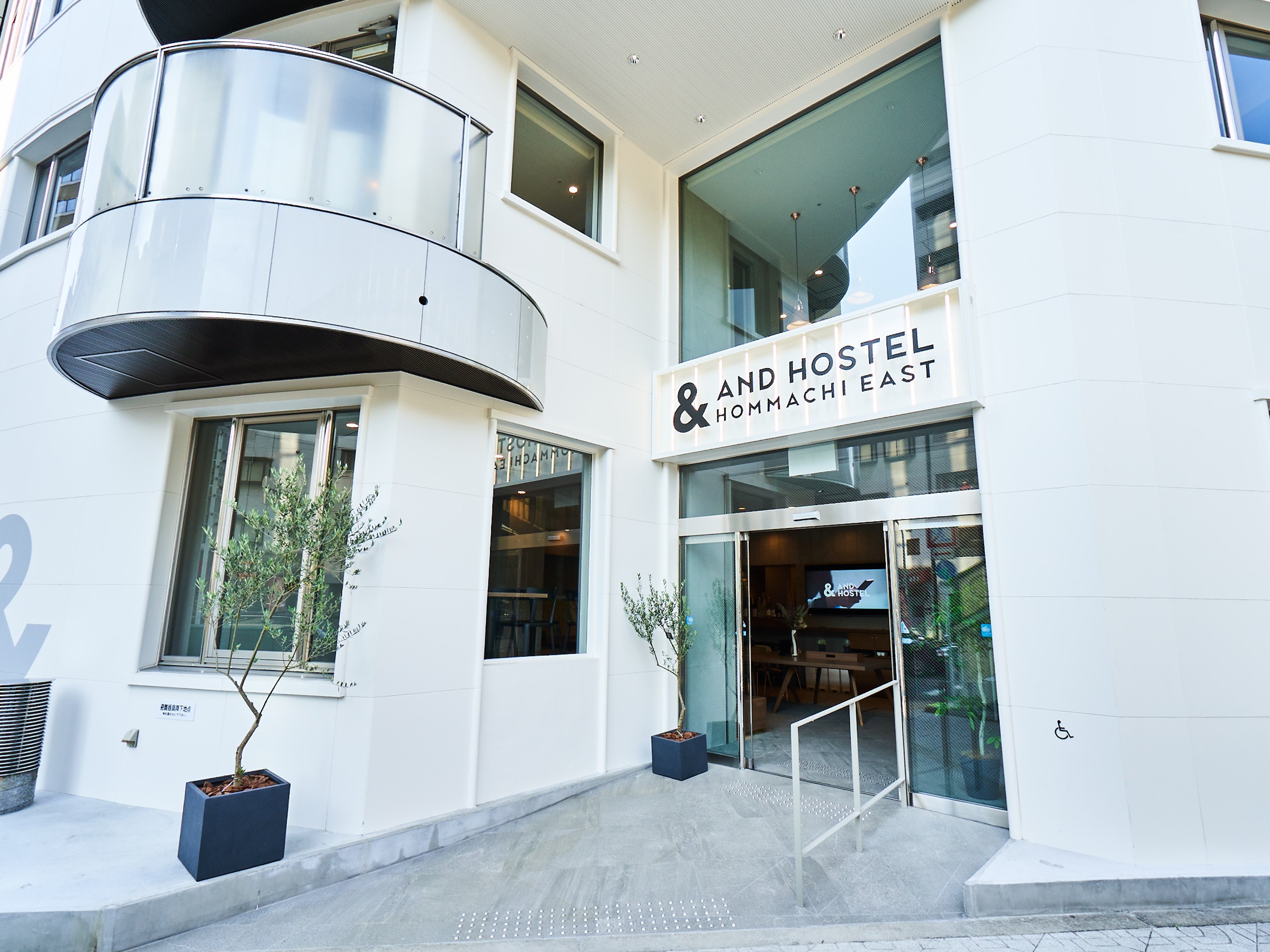 &AND HOSTEL HOMMACHI EASTのイメージ