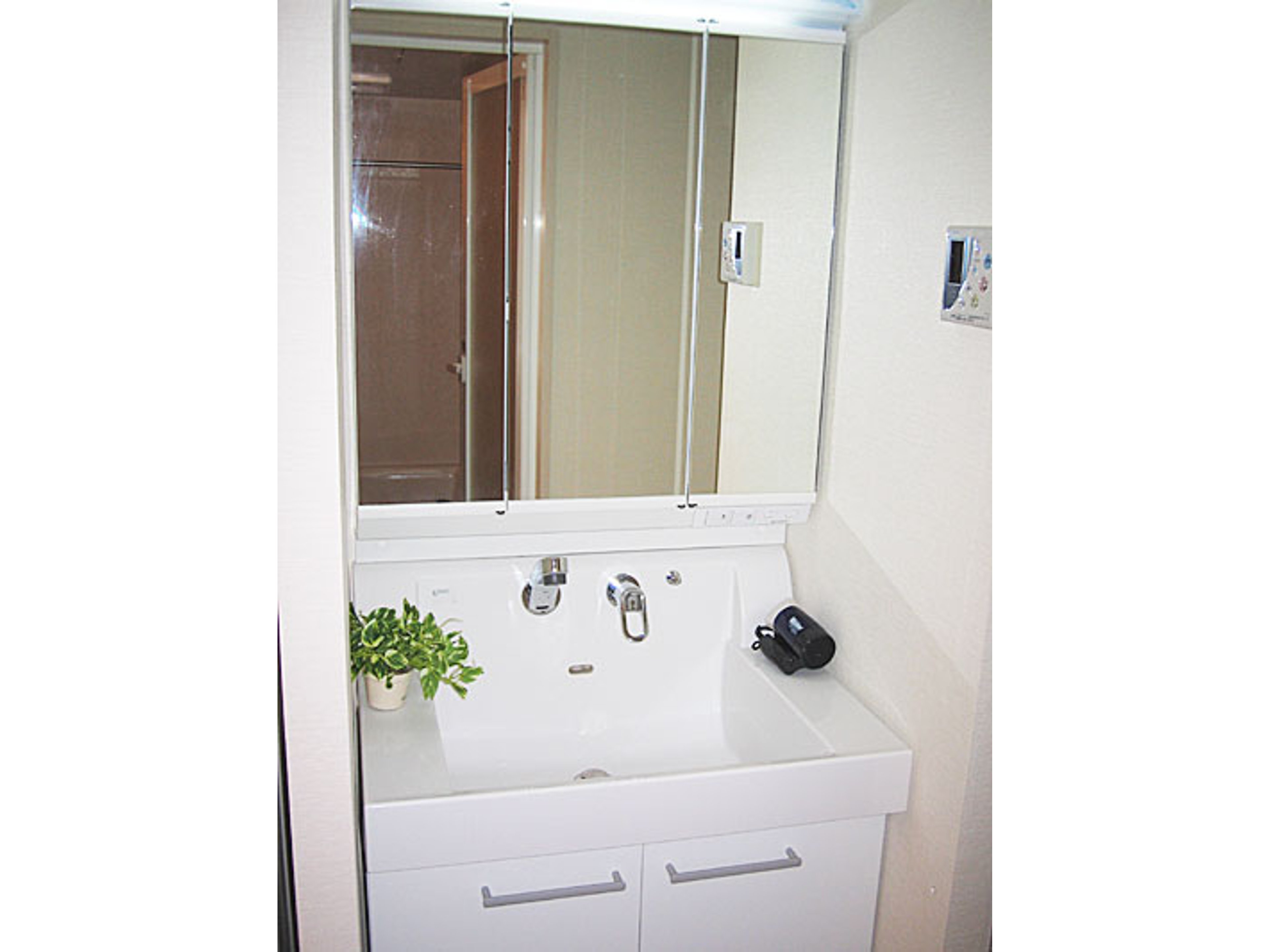 BraTTo栄アンジュールのイメージ