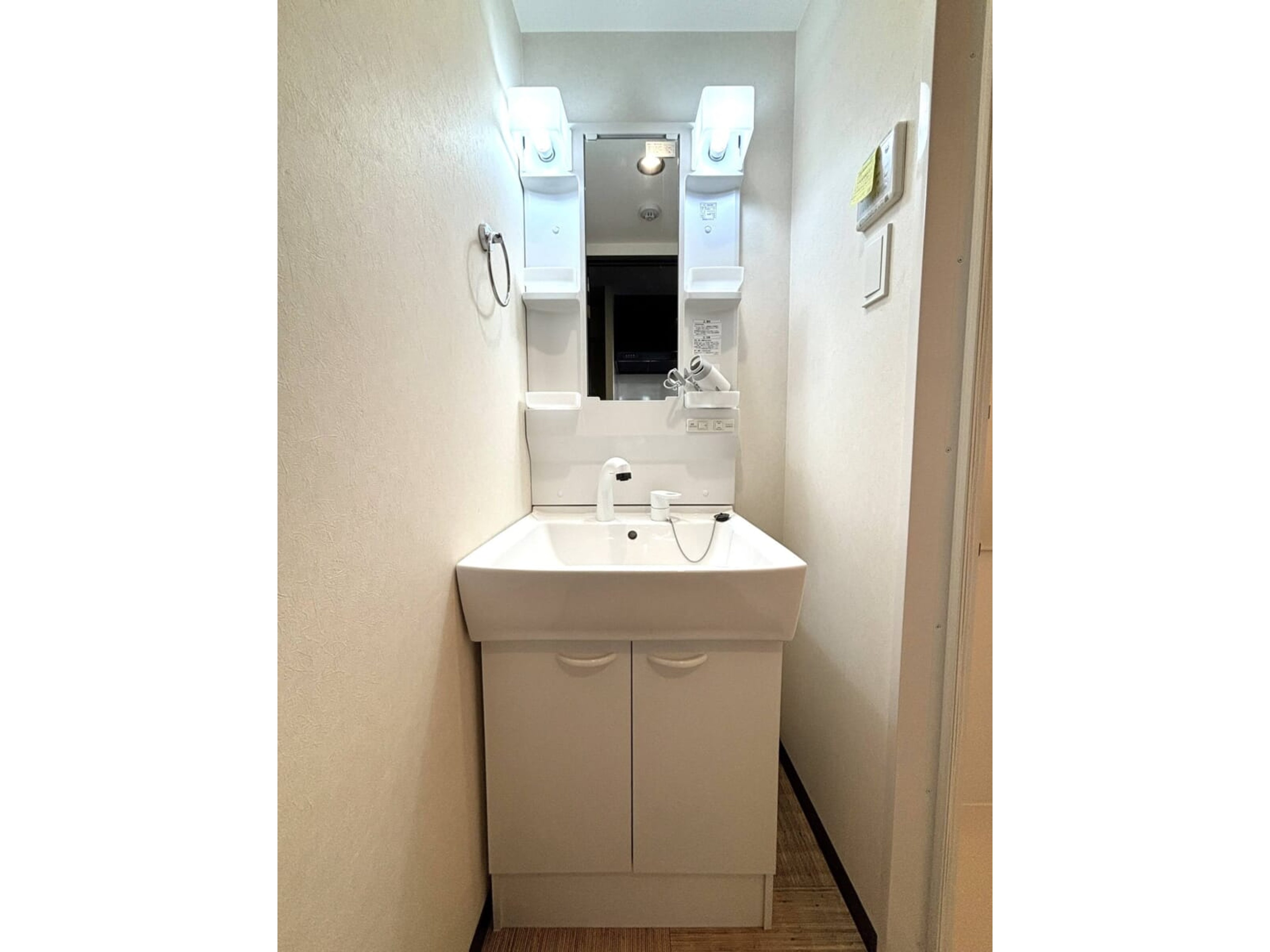 BraTTo岸里フロントのイメージ