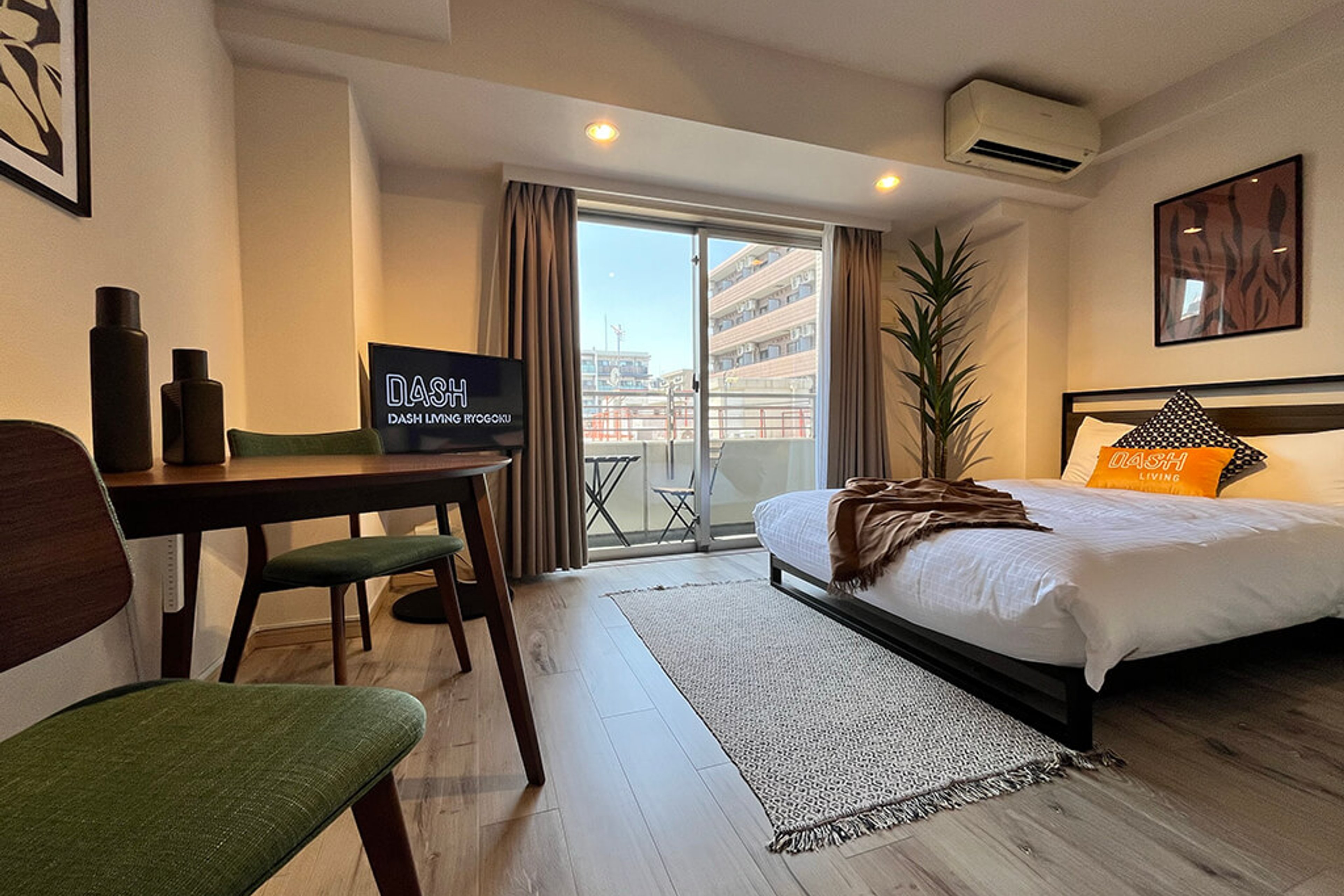 Large Studio with Balcony（1R）のイメージ